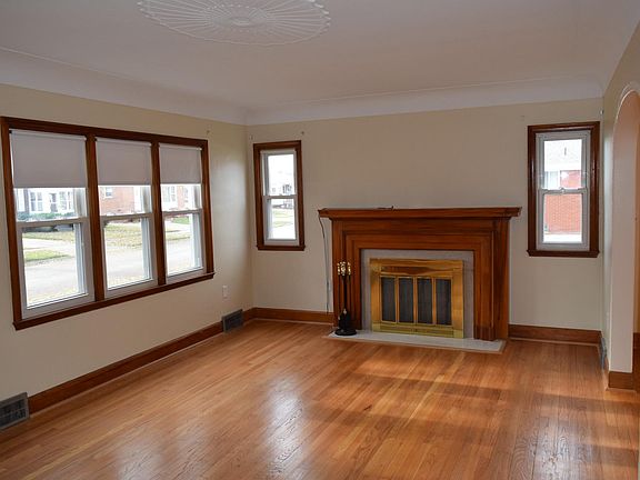 2nd image of 15178 Euclid Ave