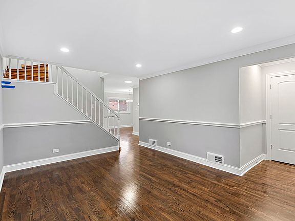 5th image of 9040 S Jeffery Blvd