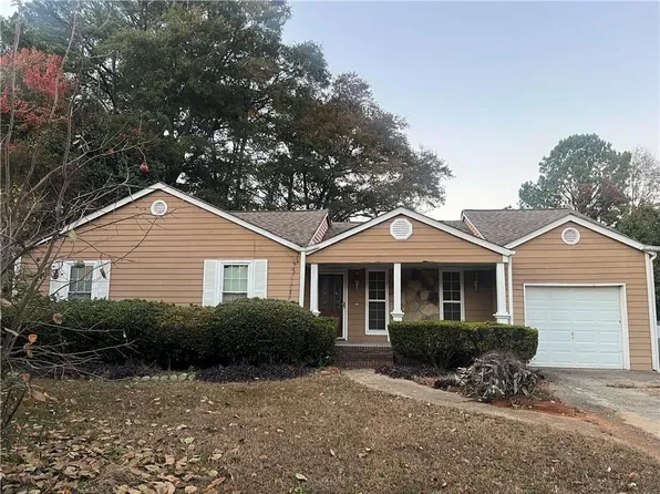 1112 Reynolds Ct, Morrow, GA 30260