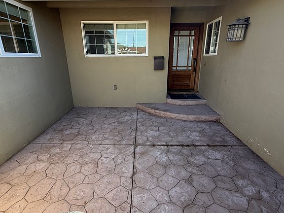 3rd image of 1790 Crater Lake Ave