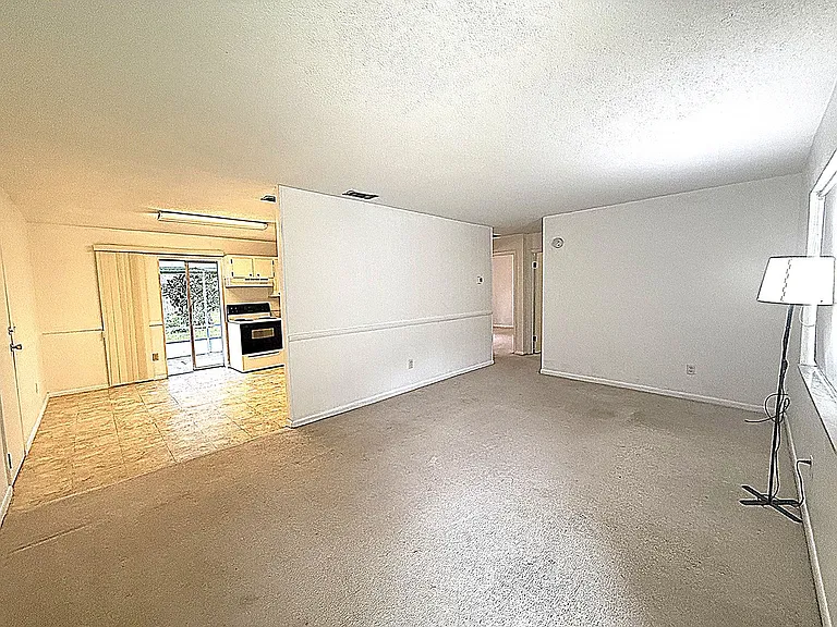 2610 Orange Tree Dr — Photo 4