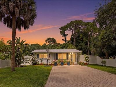 1447 Shadowlawn DR, Naples, FL, 34104