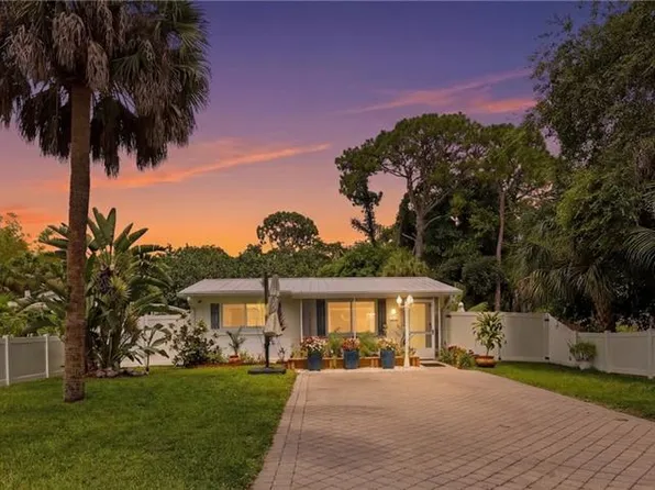 1447 Shadowlawn DR, NAPLES, FL 34104