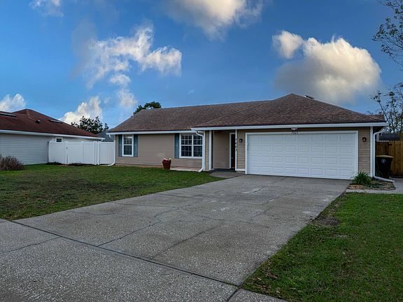 2nd image of 7663 Pilgrims Trace Dr