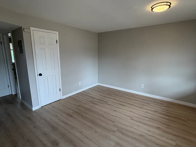 3335 Benton St #8 — Photo 6