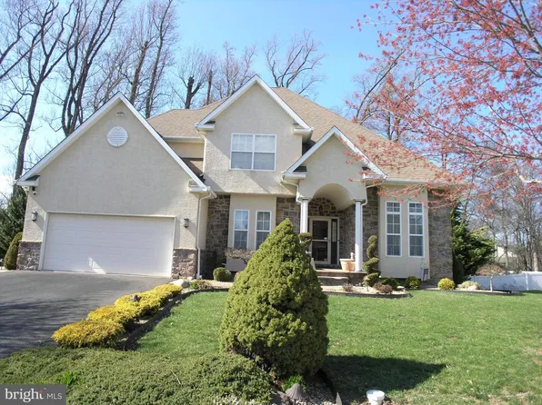 118 Casey Ln, Bensalem, PA 19020