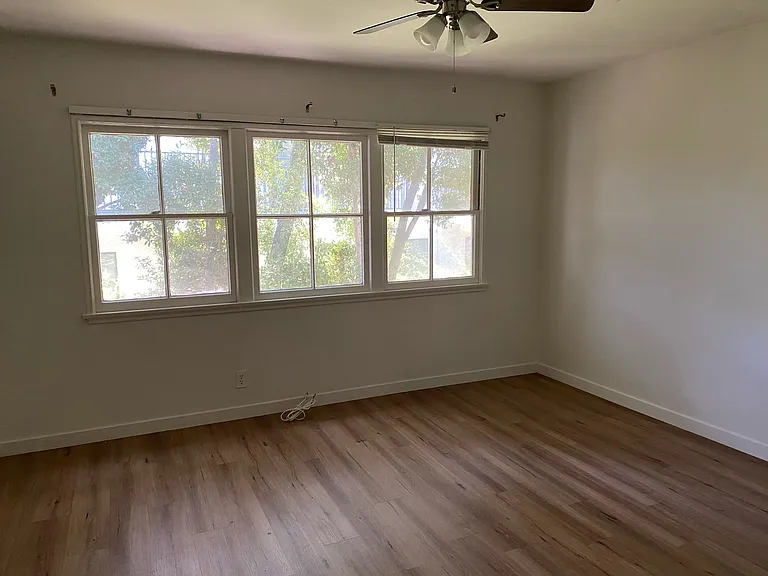 10940 Roebling Ave #10946-1/2 — Photo 10