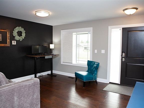 4th image of 301 Sweetwater Cir