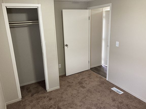 5th image of 40 Loraine Dr #40