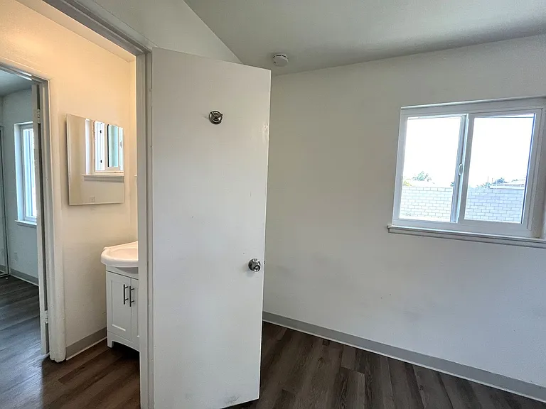 12728 Linnell Ave — Photo 13