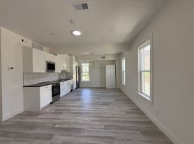 802 E 19th Ave
