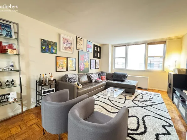 201 East 36th Street image 1 of 14