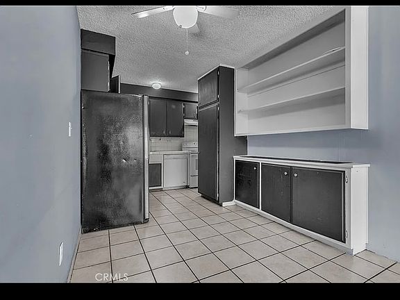 3rd image of 11015 Kittridge St #1