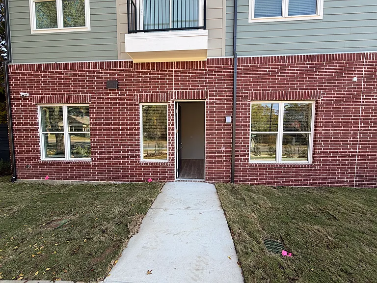 1414 N Locust St #1101 — Photo 8
