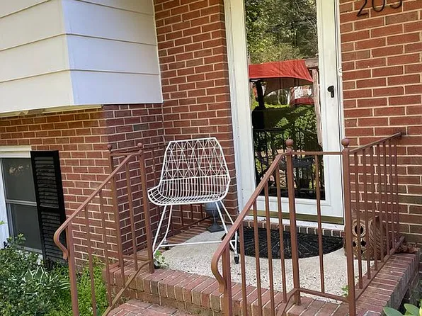203 Brandywine Rd, Chapel Hill, NC 27516