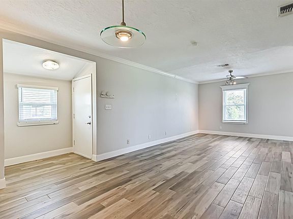 4th image of 4019 3rd St
