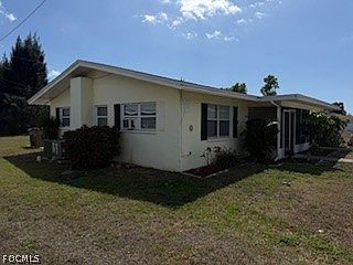 2nd image of 328 Tarpon Dr #1