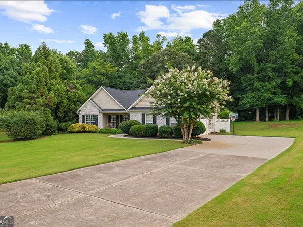 95 Bailey Dr, Jefferson, GA 30549