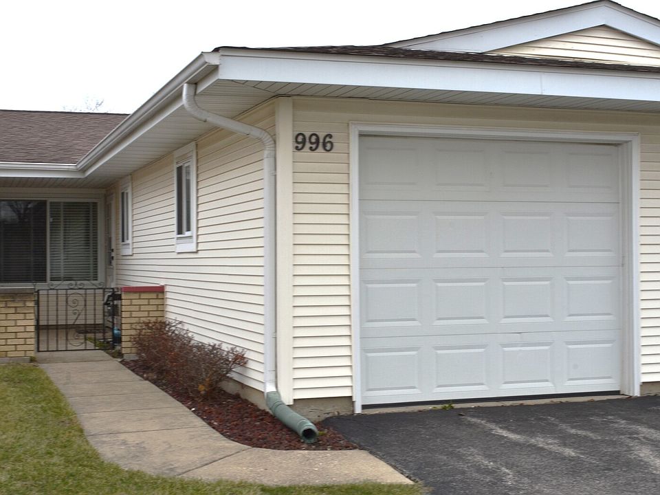 1st image of 996 Shannock Ln