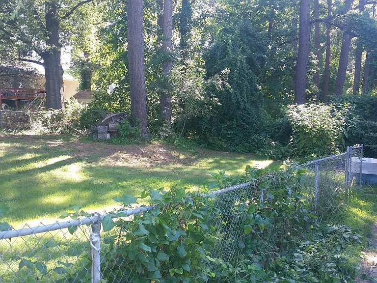 1120 Wyldewood Rd — Photo 4