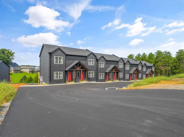1477 William Holt Blvd, Sevierville, TN 37862