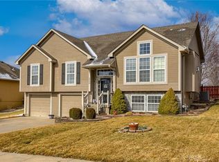 2028 SW Rachel Ln, Lees Summit, MO 64082