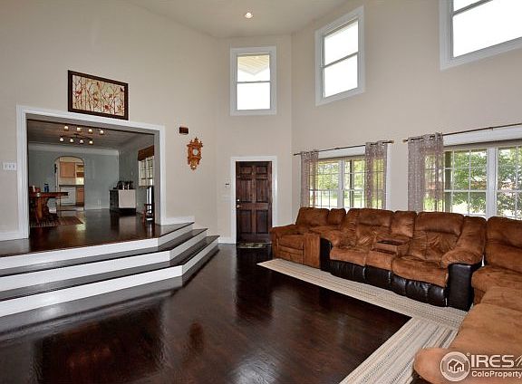 5th image of 2128 Bluebell Ave