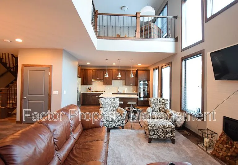 814 Pinnacle Path — Photo 5