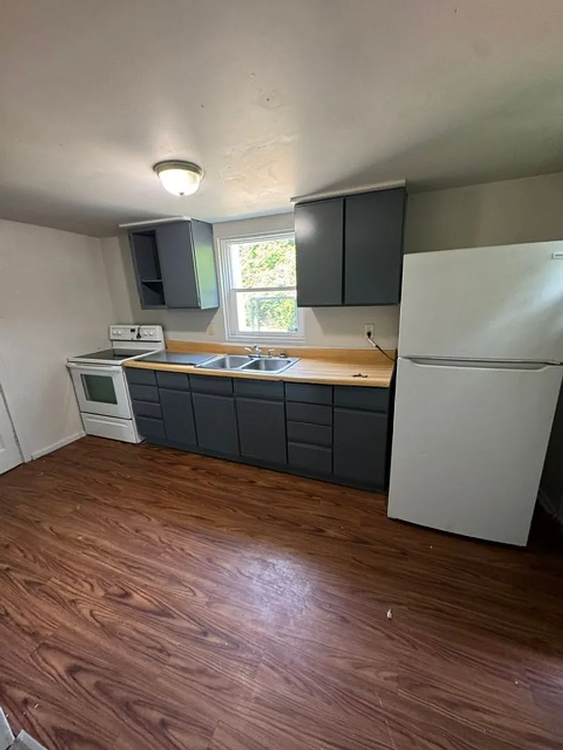 716 Baxter St. — Photo 3