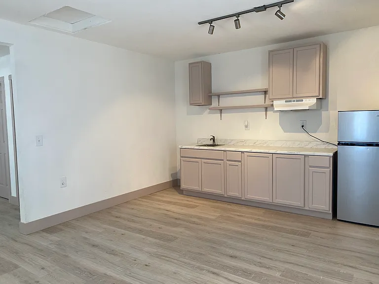 116 Wetherley Dr — Photo 16