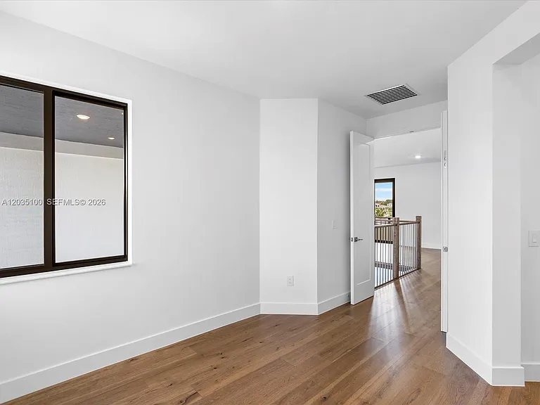 19701 NE 16th Pl — Photo 77