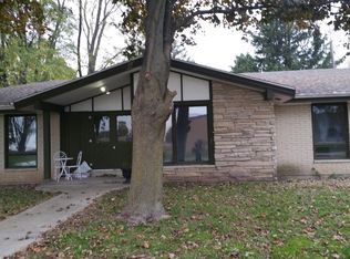 8362 Lawrenceville Rd, Garden Prairie, IL 61038