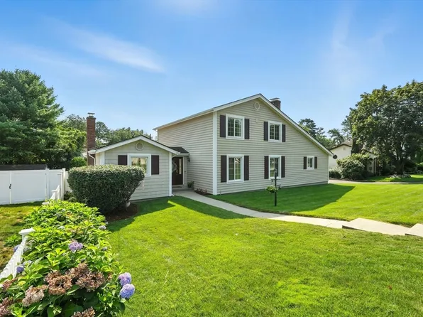 233 Basil Rd, Chicopee, MA 01020
