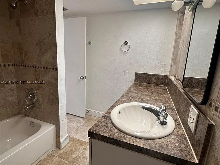 6713 N Kendall Dr #611 — Photo 13