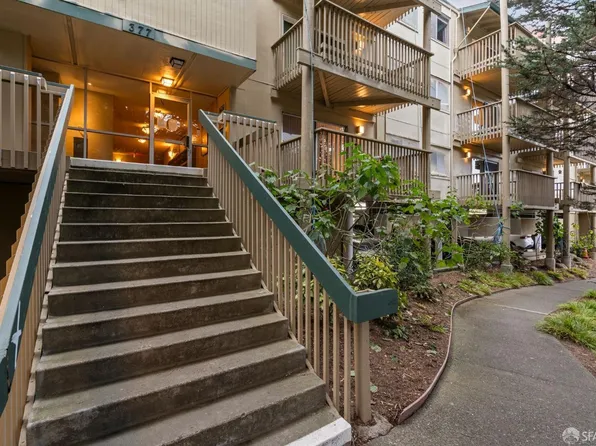 377 Mandarin Dr APT 301, Daly City, CA 94015