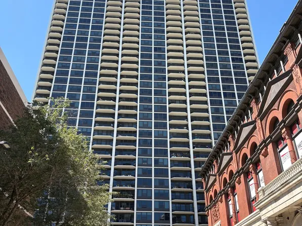 1560 N Sandburg Ter APT 2812, Chicago, IL 60610