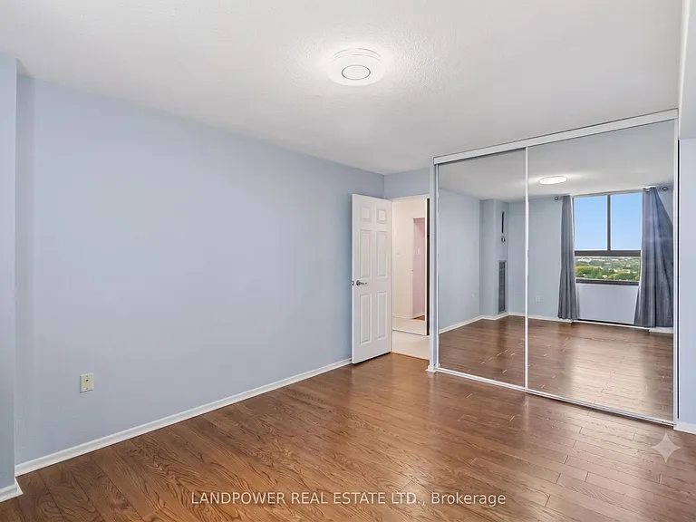 350 Seneca Hill Dr #Penthouse 14 — Photo 18