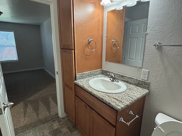 1427 Playford Ln — Photo 21
