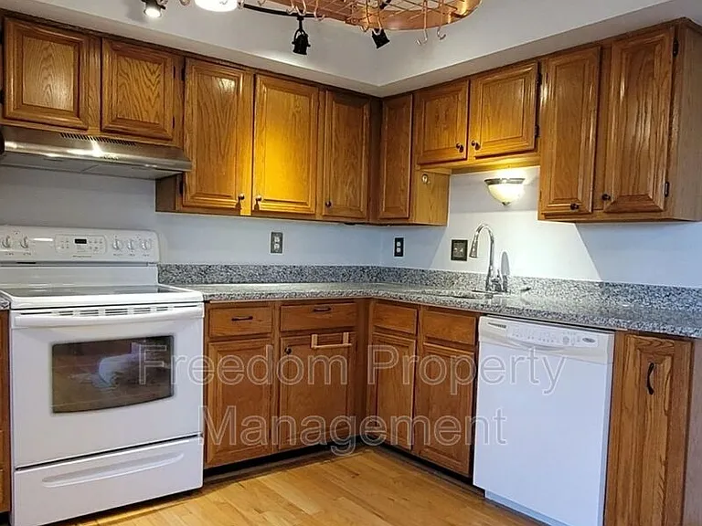 7974 Tyson Oaks Cir — Photo 13
