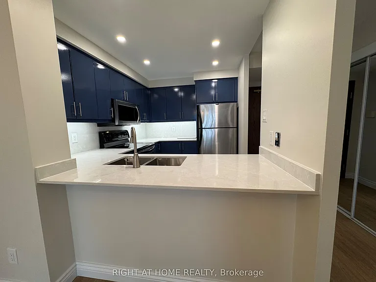 2287 Lake Shore Blvd W #906 — Photo 15