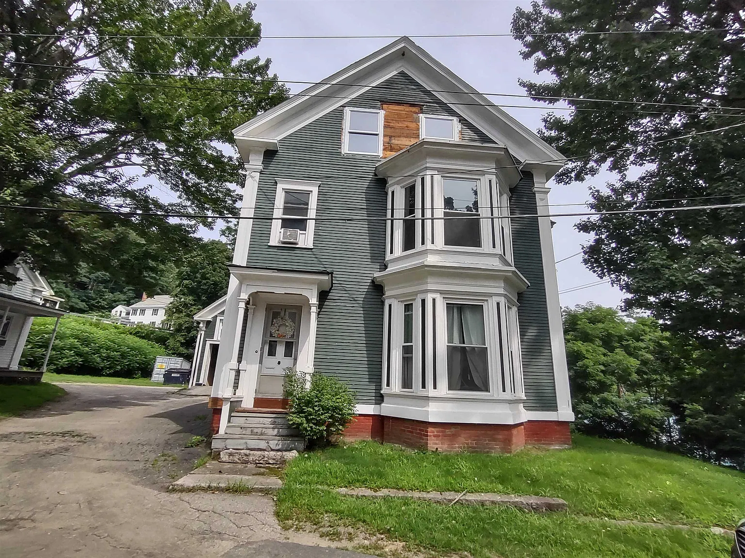 3 bed, 1.0 bath, 1475 sqft, $2,300 — Photo 1