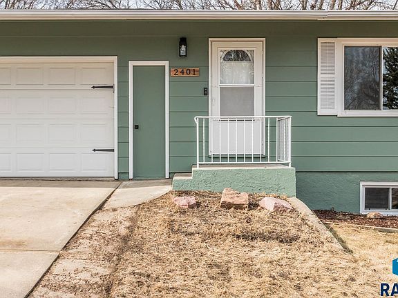 3rd image of 2401 S Beech Ave