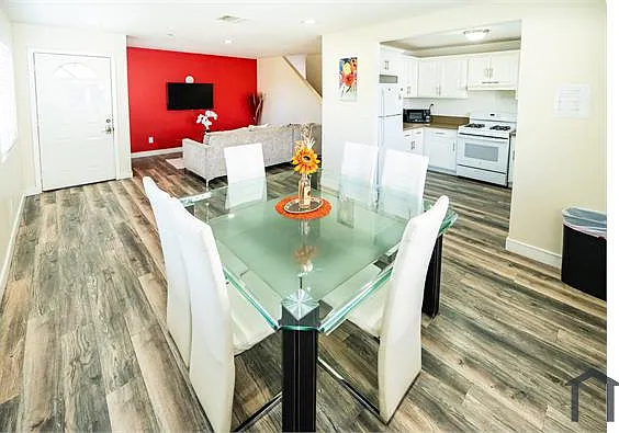 5 bed, 1150 sqft, $4,200 — Photo 2