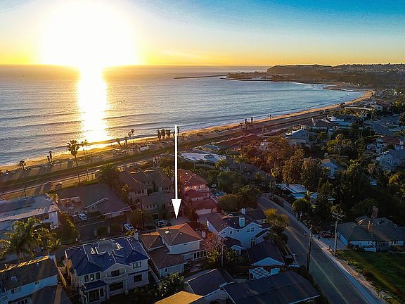 Walk to beach in 5 mins!