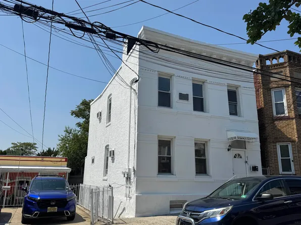 6715 Durham Avenue image 1 of 20