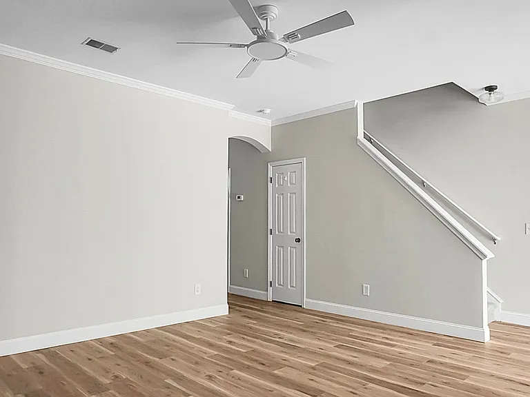 102 Lamplighter Ln — Photo 6