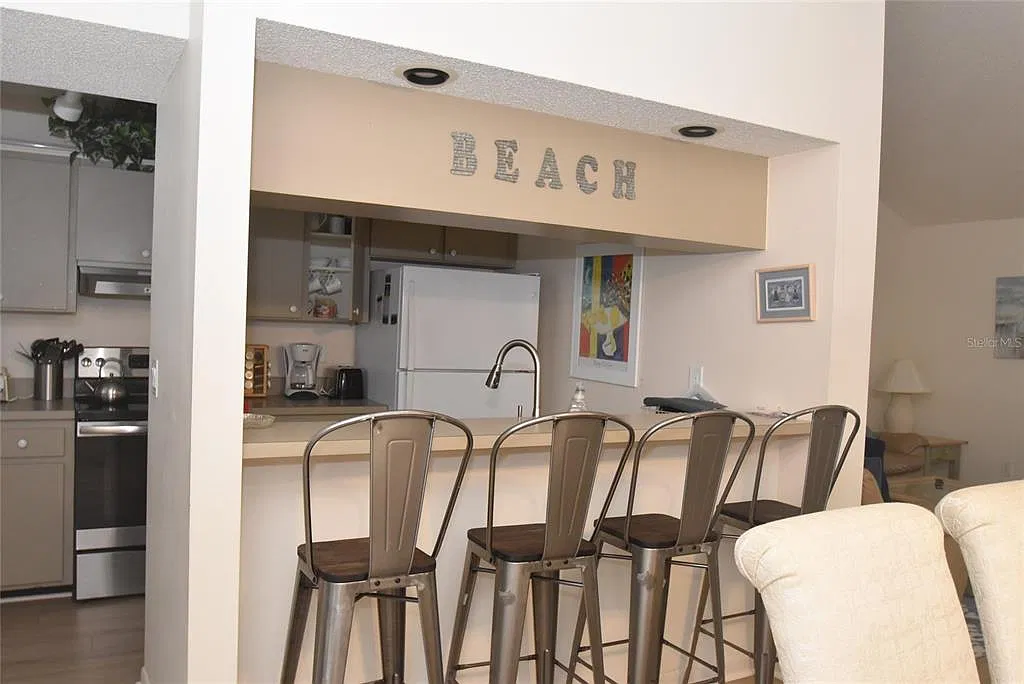 2 bed, 1112 sqft, $2,000 — Photo 4
