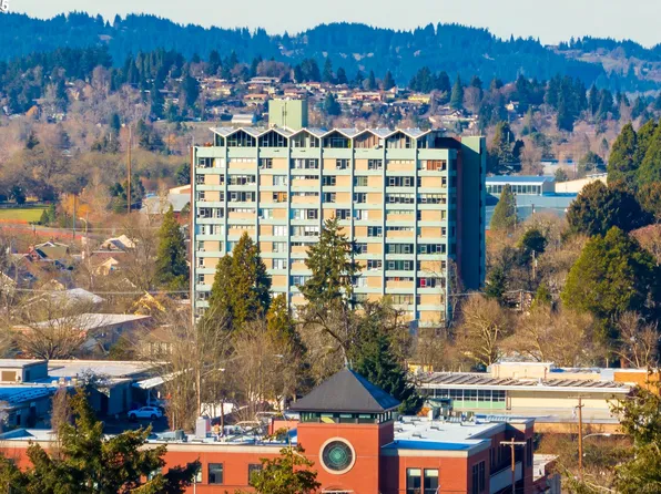 1313 Lincoln St APT 604, Eugene, OR 97401