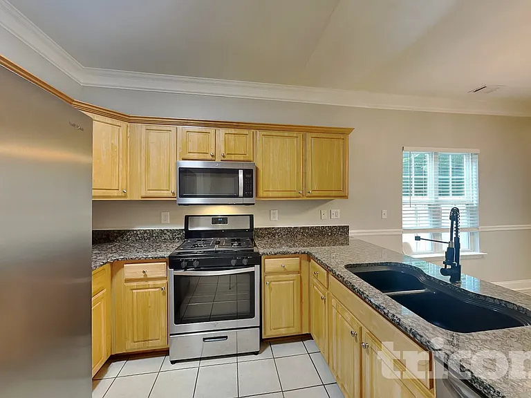 204 Cole Ct — Photo 5