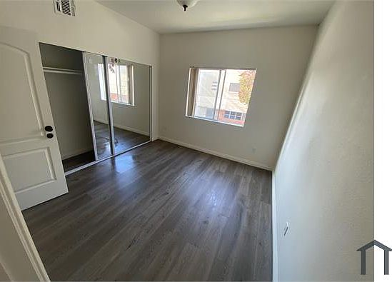 2nd image of 14655 Vanowen St APT 7